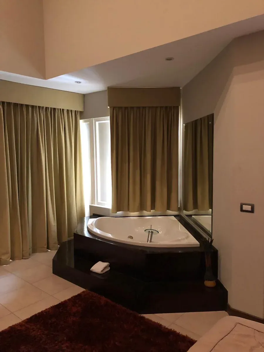 Plisadas en ventana de forma especial con acabado impecable.